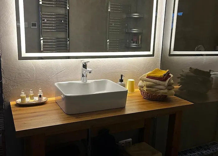 Cozy Getaway With In Nature